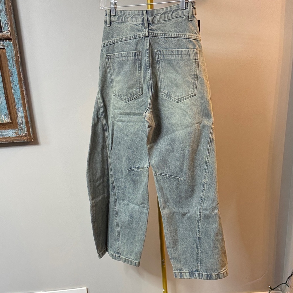Whoowap wide leg distressed light wash Jeans in Light Blue NWT 26 - Picture 7 of 15